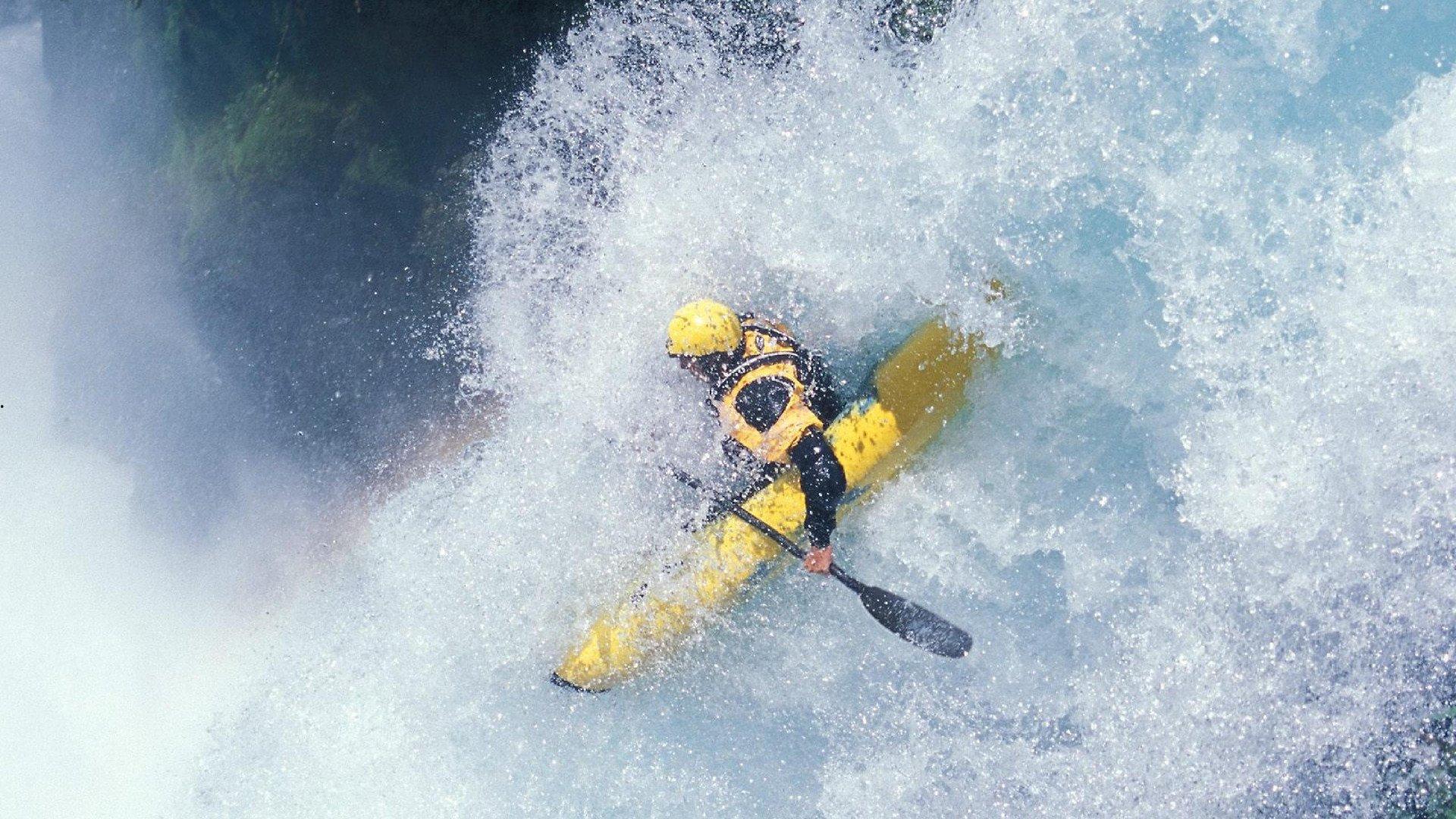 梅西第七次捧起金球奖 刷新历史纪录再创传奇