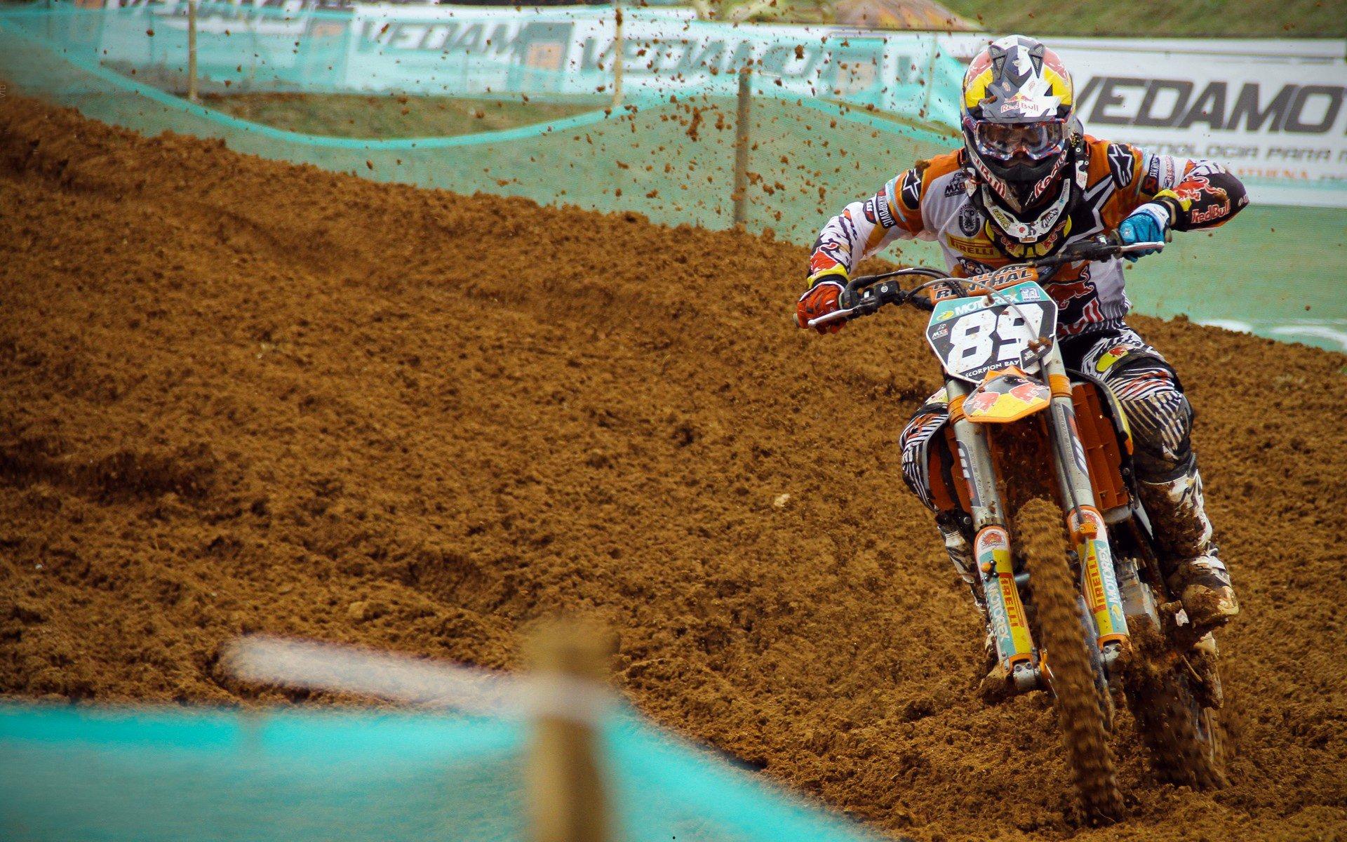 法国名将拉维勒涅刷新撑杆跳赛季最佳 巴黎奥运会前景引关注