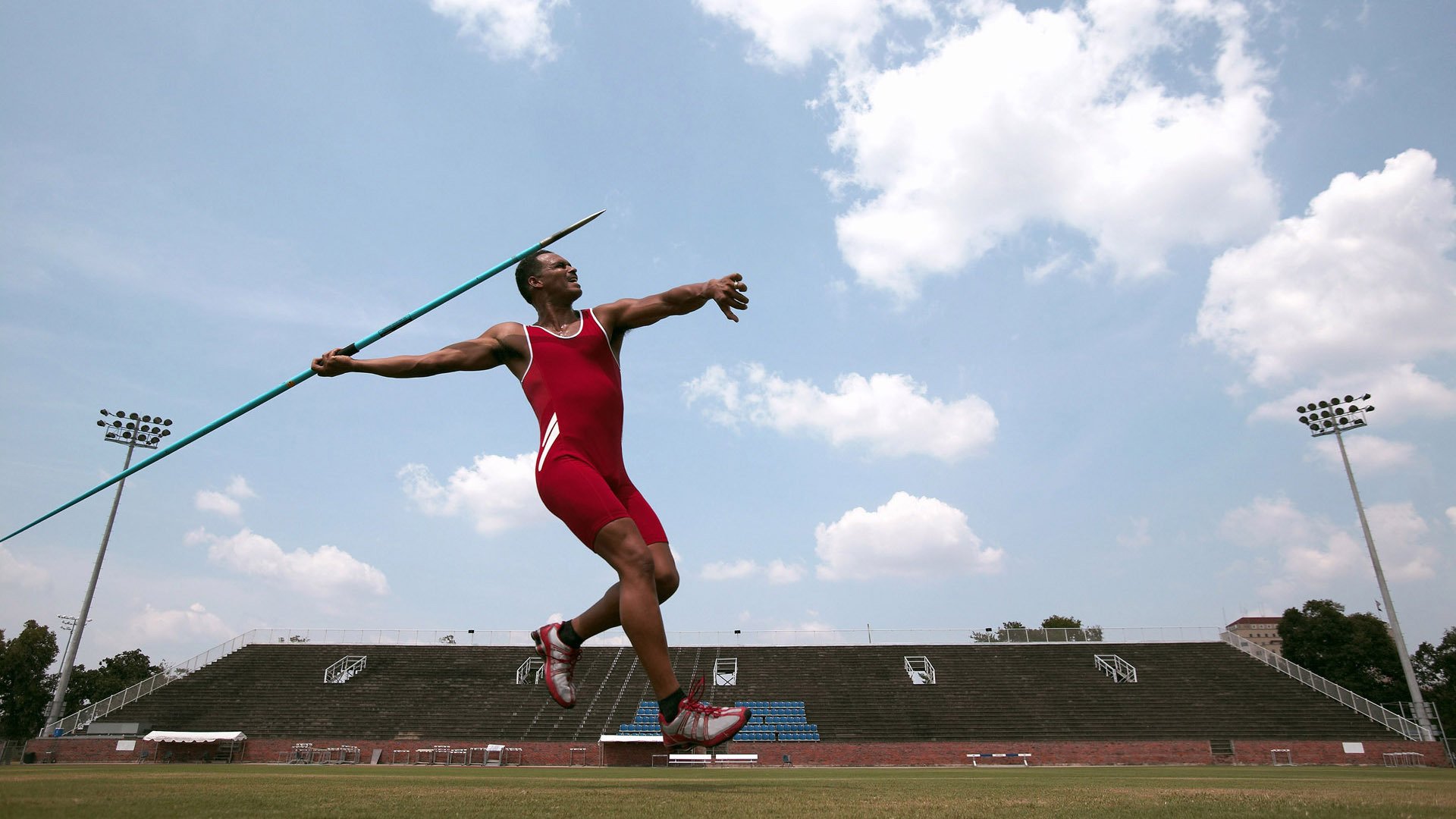 国际帆船赛圆满落幕 东道主队逆袭夺冠创历史