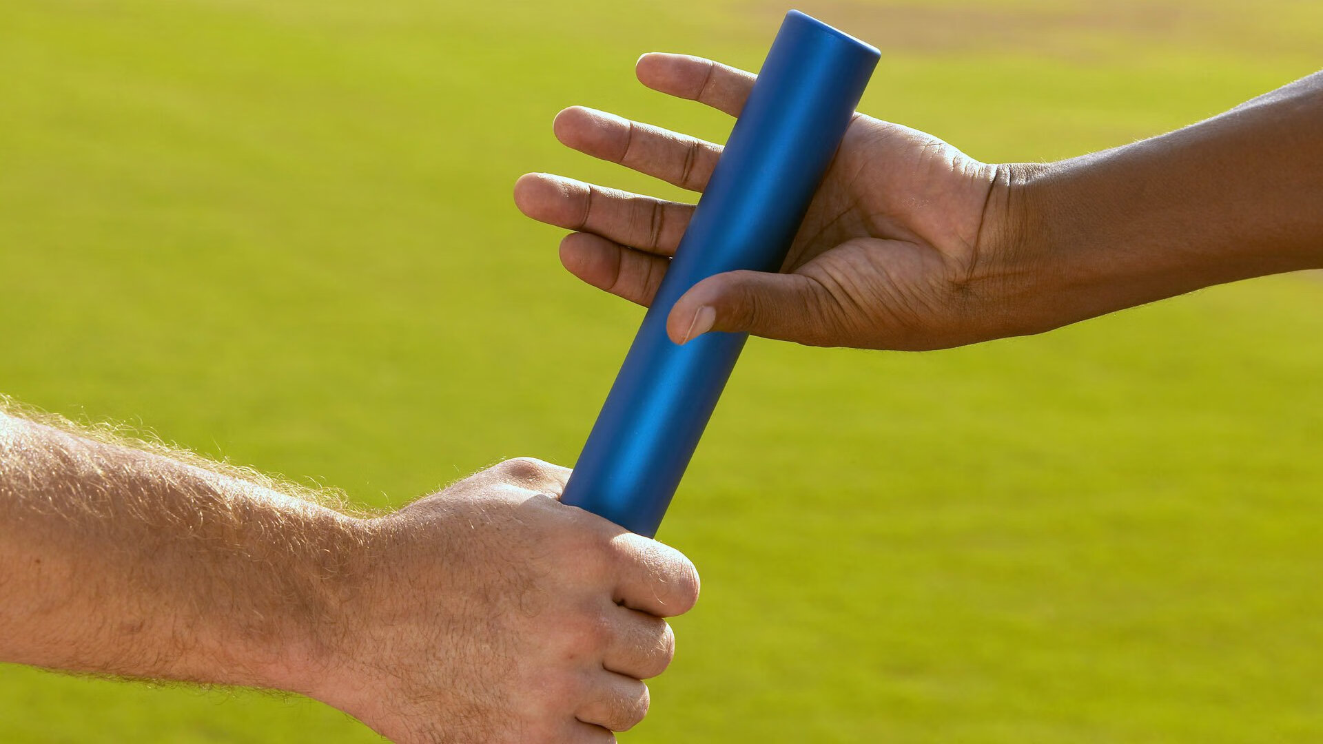 全国田径锦标赛跳远项目激烈角逐 新星闪耀创佳绩